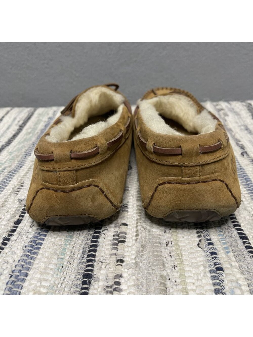 UGG Dakota Chestnut Suede Sheepskin Lined Moccasin Slippers Size 10 Women’s - Picture 4 of 11